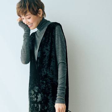 【50代のおしゃれ基本ルール】ノースワンピ×薄手タートルニットでリュクスなムードに