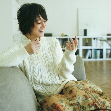 今したいのは自分のためのおしゃれ。花柄スカートでおうち時間をご機嫌に