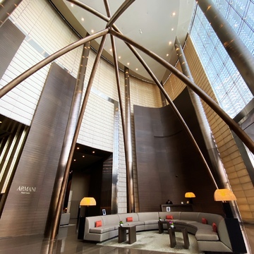 「アルマーニ」ホテルへ 〜ドバイ④〜