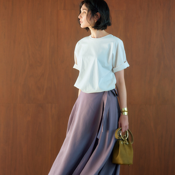 ニュアンスカラーとも相性抜群なベージュTがこの春マスト！【アラフィーの新定番はベージュT】