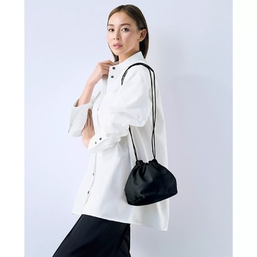 デイリースタイルのモダンな決め手！ジル サンダーの黒小物