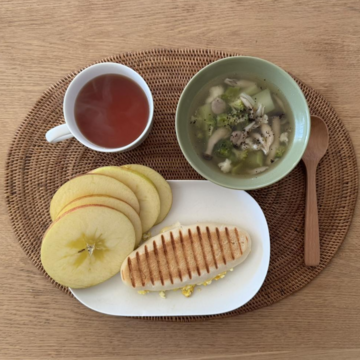 食後のウォーキングvsスクワット、血糖値を下げるのはどっち？【40代・50代の血糖値ケア】