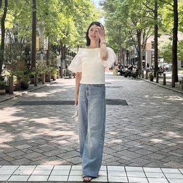 ZARAのワイドデニムにオフショルダーで大人可愛く♡