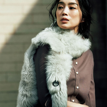 小さく使うと＂おしゃれ通＂に見える！ 小物使いにはグレージュを　五選