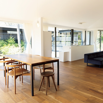 まるで緑の中にいるような開放的な気分が味わえる『森の離れ』