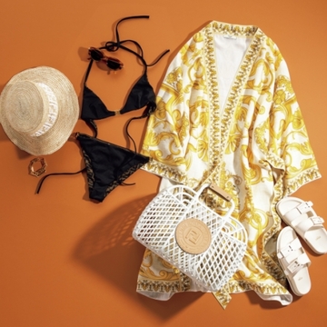 フェンディの大人ムードなビキニ＆新作ガウンやPVCバッグ【大人の水着スタイル】