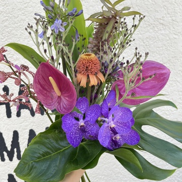 夏はやっぱり〝トロピカル〟なブーケで