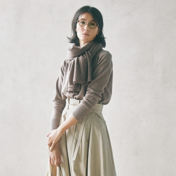 コンパクトニット×ボリュームスカートでスタイルアップ【「2月のワントーン」をもっと素敵に！】