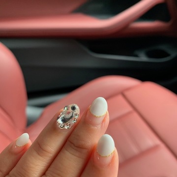 オールホワイト！ 夏ホワイトなジュエリーネイルとホワイトコーデ。