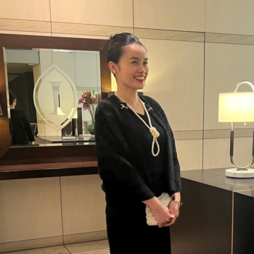 ニットで気負わずドレスアップする12月♪