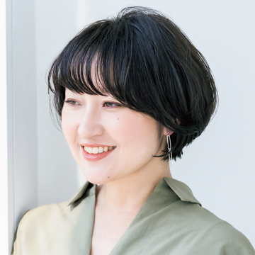 明るい印象で好感度をUPする“重めショートヘア”【50代髪型・ヘアスタイル】