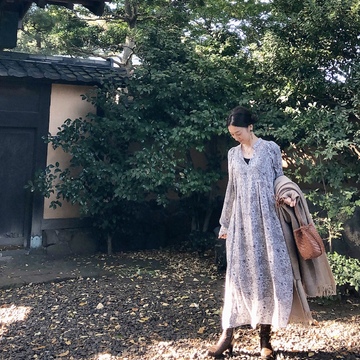 秋色花柄ワンピで、芸術パフェを食べに♩