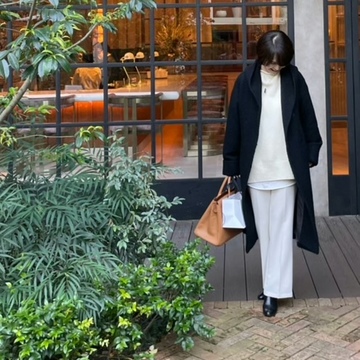 大人モードのモノトーンコーデ