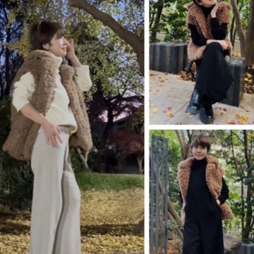 冬のホワイト&ブラックパンツコーデにブラウンのニットコートで華やかさをプラス