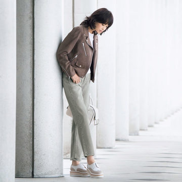 ベージュ寄り、グレー寄りのどちらも使える！「upper hights」のグレージュデニムが正解！