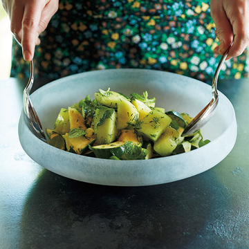 みずみずしくておいしい！「メロンとズッキーニのサラダ」【元気になれるサラダ】