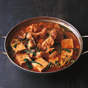 雪が降った寒い日はうま味たっぷりの鍋で温まる！ ワンランク上の絶品鍋　五選