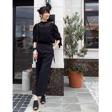 素材やデザインで涼感を！ エクラ華組の「夏の黒」コーデ　五選