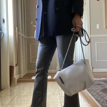 MOTHERの主役級デニムとパイソン柄シューズ