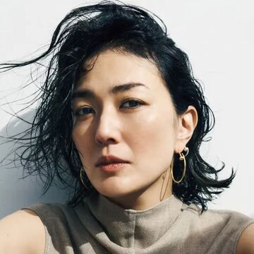 50代の憧れ・板谷由夏さんのおしゃれスタイルphoto gallery