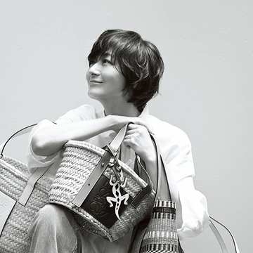 上質な“ハズし”。「ロエベ」のかごバッグ【富岡佳子の「名品が私に教えてくれること。」vol.19】