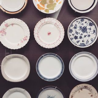 名古屋ノリタケの森ミュージアムで華麗なる「オールドノリタケの世界」に触れる。美しい食器で豊かな食卓を。