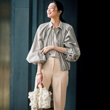 【極薄ブルゾンコーデ】ツヤ素材×ボリューム袖でしゃれ感のある着こなしに！