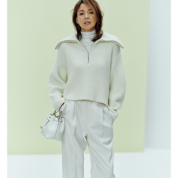 キレ味の良いオールホワイトで曇天気温17℃の日も明るく颯爽と！｜3/11(土)【50代の毎日コーデ】