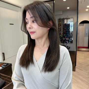 【梅雨入り前に酸性ストレートパーマ】50代ロングヘアのキープ術