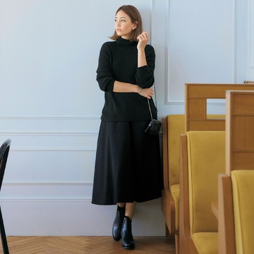 話題の新ブランド「mtmodelist」のタートルネックニット&フレアスカートで大人が素敵に