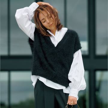 チノのタック入りハイウエストパンツでヒップラインに自信を！【本当にいいパンツがおしゃれを決める】