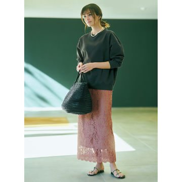 人気スタイリストが提案！「徳原文子×éclat」のレーススカートで大人可愛いスタイルを完成