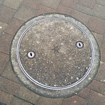 下見て歩けば、発見あり。