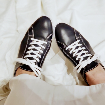 きれいめコーデに合わせたいスニーカー