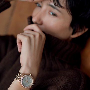 肌なじみよい一品ばかり。秋ブラウンに似合う“レッド系ゴールドウォッチ”