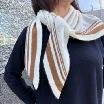 【50代 ファッション】売れ続けるのは理由がある！「E by éclat　カシミヤ三角ストール」で肩こり知らずの暖かさをゲット♪【E by éclat ウォッチャー・Ｆ美の深掘りダイアリー】