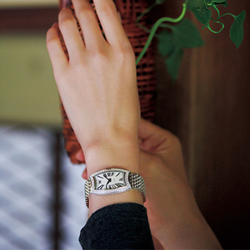 女性ならではの視点を生かして生まれた腕時計「ベダ＆カンパニー」で手もとに華やかさを