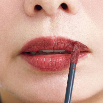 ＜リップ編＞口もとを引き締める「色」の錯覚メイクテク【イガリシノブの「錯覚メイク」】