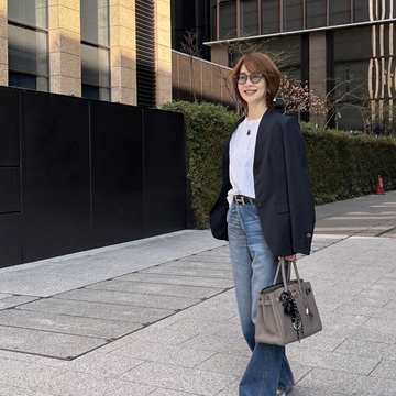 カジュアルなジャケットスタイルで丸の内ランチへ