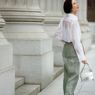 【50代がいま欲しい！最新白ジャーナル】おしゃれに差がつく！シアーな白シャツ