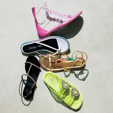 【ジェムサンダル5選】まるでジュエリーのように足もとから美しく飾り立てて