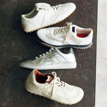 この秋、50代が買い足したい一足はこれ！クリーンカラーの洗練スニーカー4選