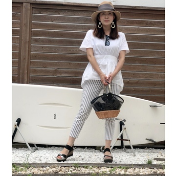 涼しい細見え白トップスがお気に入り♪