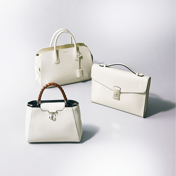 新たな“定番”にふさわしい、才色兼備の「ミディアムな白バッグ」3選
