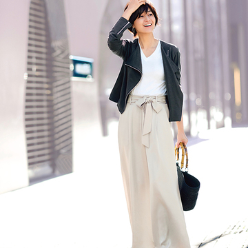 【ショッピングは大人の甘辛コーデで】富岡佳子のハンサム＆フェミニン着回し