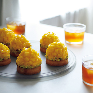 懐かしくも新しい！旬のフルーツ満載「ホルン」のマンゴータルト【夏の手みやげ帖】