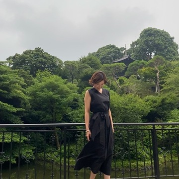 エクラプレミアムの美ラインワンピースでホテルのアフタヌーンティへ