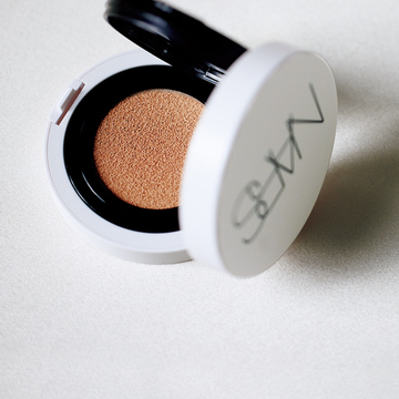 【2025年上半期 審査員たちの私的ベストコスメ】大人のまつ毛上向くマスカラ、上質肌が実現するファンデーションほか