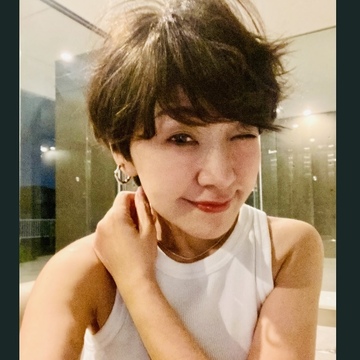 年齢を重ねて、ユニークにファッショもヘアもメイクも私流に楽しみたい✨