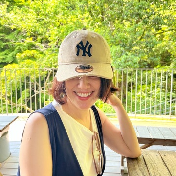 キャップコーデでエスケープ@湯河原惣湯玄関テラス